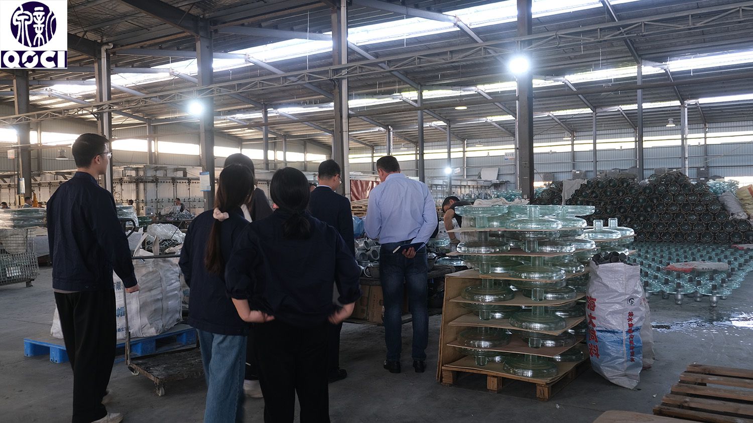 Brazilian customers visit SOLARIS & QOCI Electrical for inspection and deepening international cooperation and technical exchanges(图3) DSCF2060.jpg