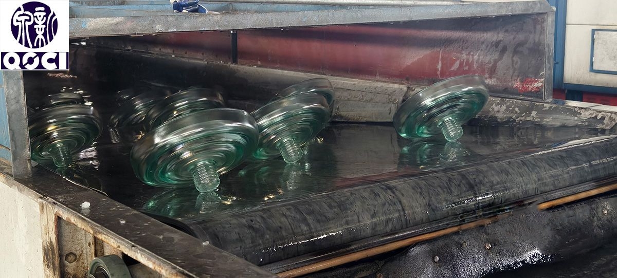 Detailed Production Process of Transmission Line Glass Insulators Detailed Production Process of Transmission Line Glass Insulators(图6) Hydraulic Forming.jpg