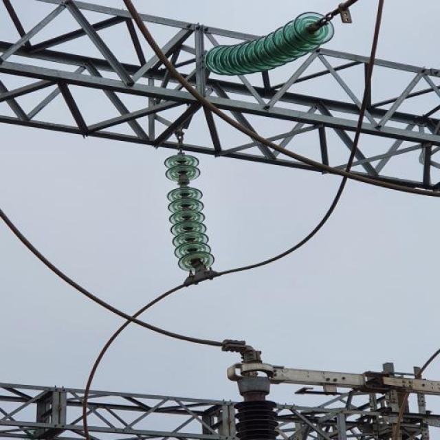 glass insulators su110kv_vo-719.jpg glass insulators su110kv_vo-719.jpg