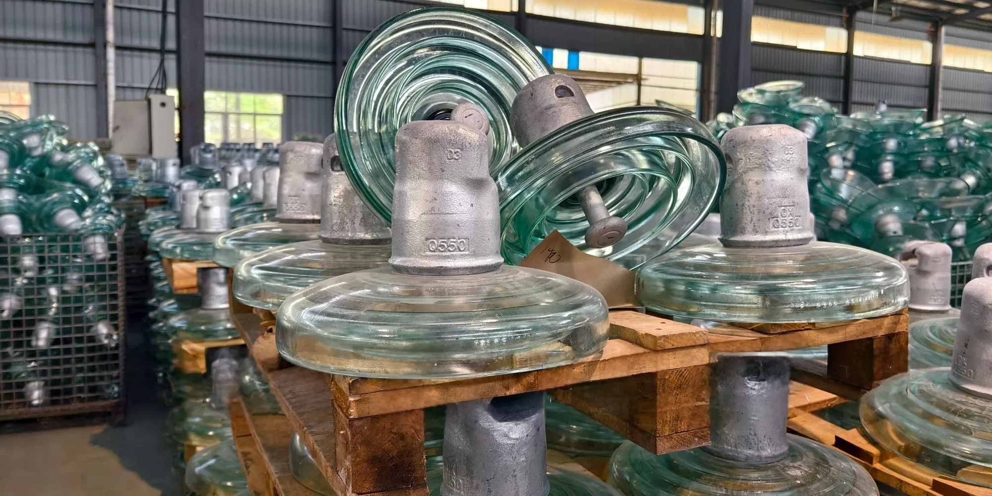 U550B High Voltage Superior Quality Disc Suspension Toughened Glass Insulator(图2) 8f771492-35a1-4106-ae8c-c153575bc225.jpg