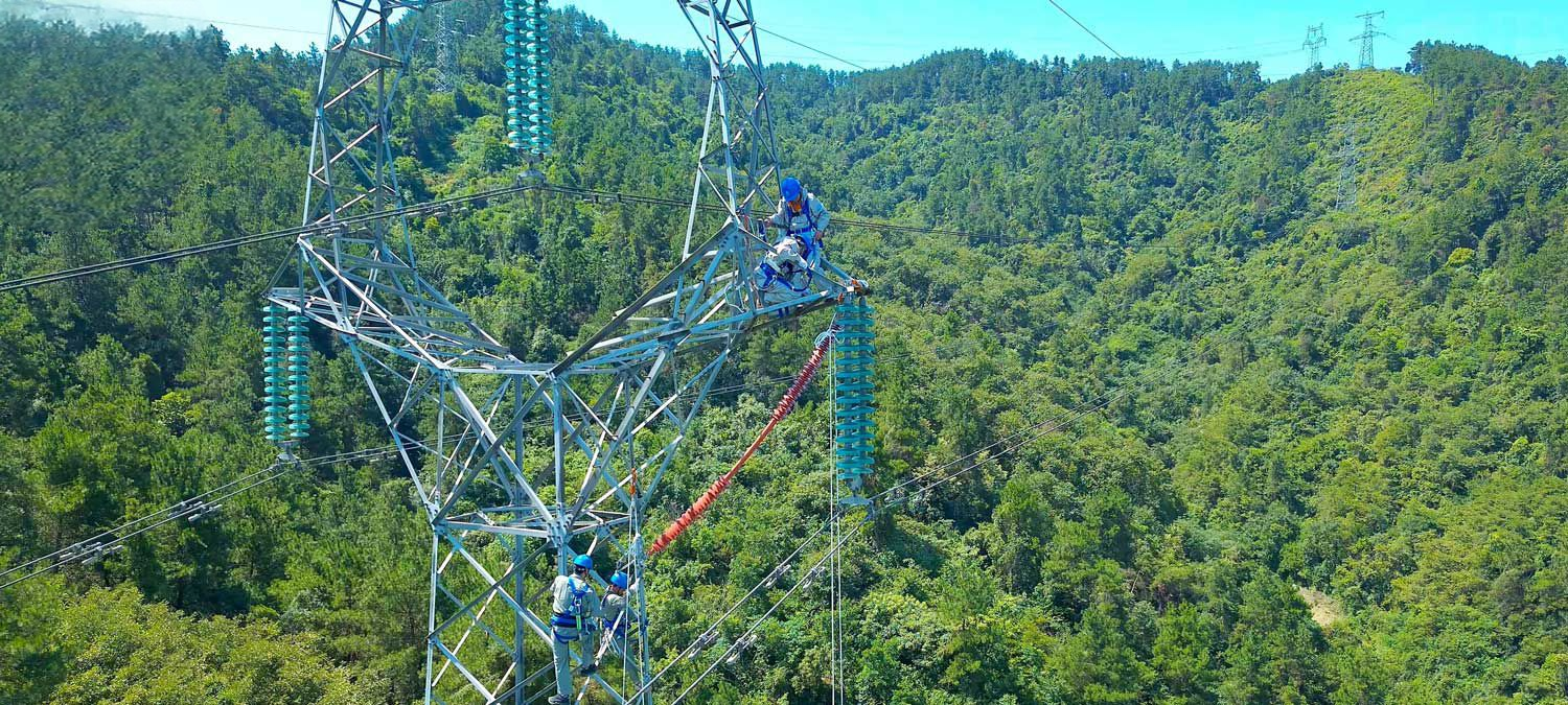 Glass Insulators: Solutions for Ultra HVDC, Large Span Transmission & Smart 