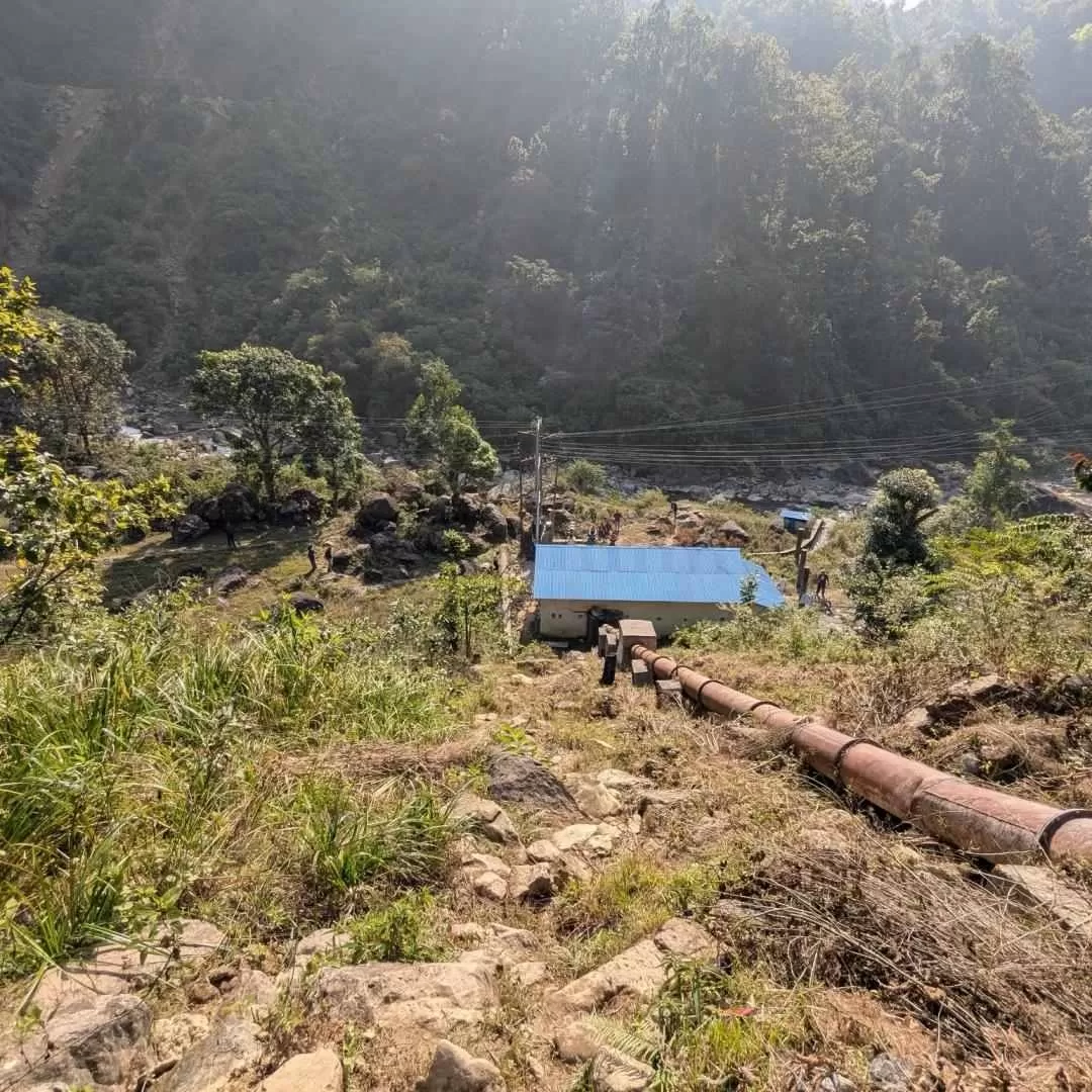11kV Toughened Glass Suspension Insulators: Powering Nepal’s 11/0.4kV PV Distribution Grid Project with IEC 60273 Compliance(图1) Powering Nepal’s 0.4kV PV Distribution Grid Project (1)(1).jpg